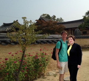 We checked out a Hanok Village.